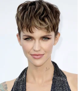Best Trendy Short Haircut Ideas-Pixie Hairstyle 