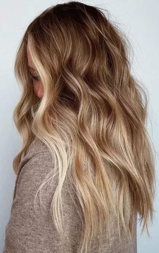 Bleached-front-strands-hair-colour-for-women