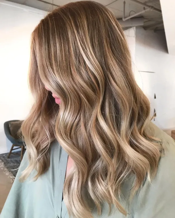 vanilla-blonde-highlights-for-women